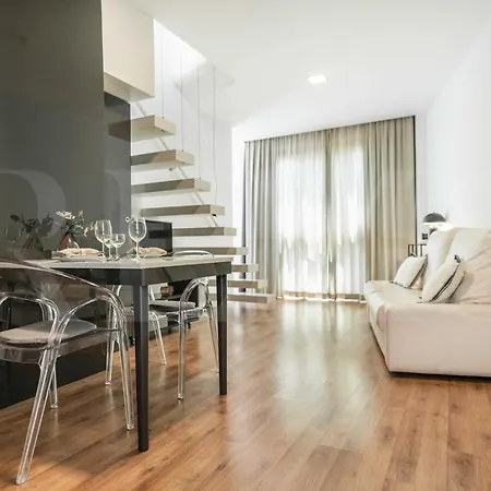 Artistic Duplex With Terrace By Picasso Museum By Rems マラガ
